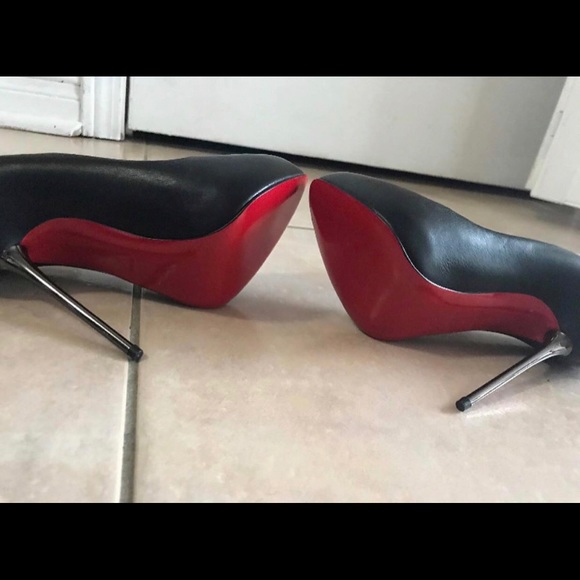 Louboutin black pump - Picture 4 of 4